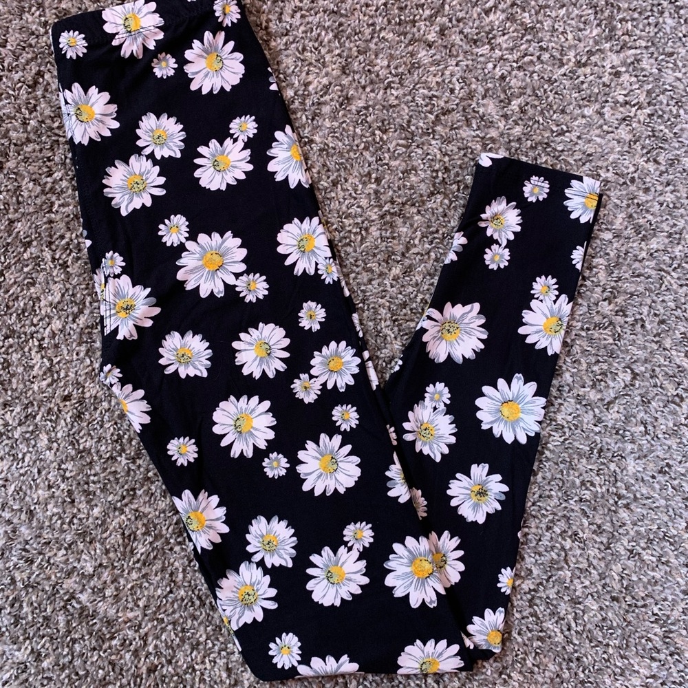 Buttery Soft Daisies Leggings
